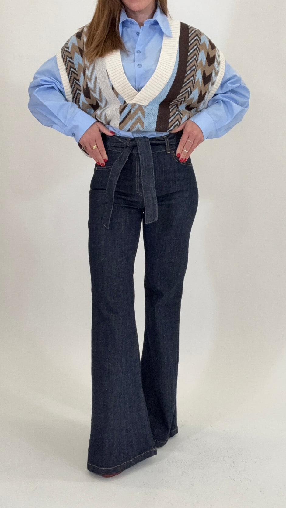 PLEASE Jeans a zampa con cintura annodata