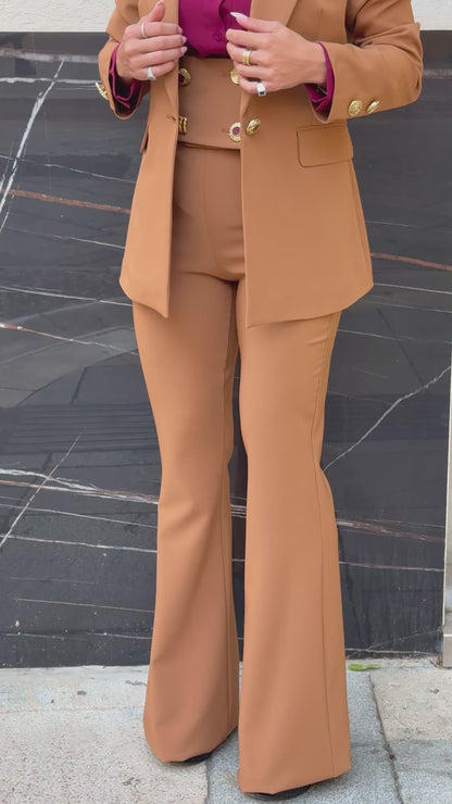 KOSTUMN1 Pantazampa Cammello